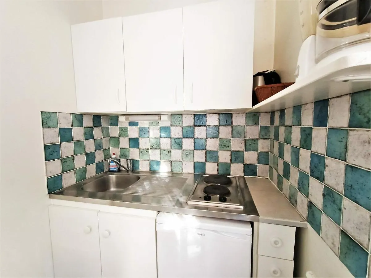 Charmant T2 En Rdc Avec Jardin, Quartier Calme A Aix-Les-Bains - Fr-1-555-41 0*,